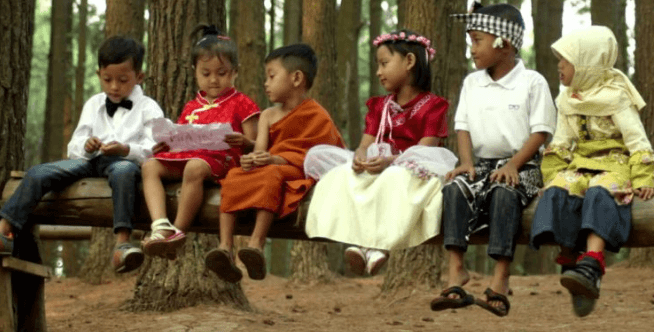 Langkah Tumbuhkan Sikap Toleran Pada Anak